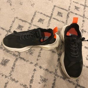 Steve Madden size 7 camouflage sneakers